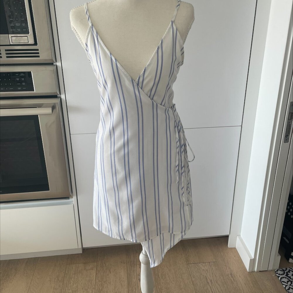White Fox XS Blue & White Striped Wrap Mini Dress – Strappy V-Neck Asymmetrical